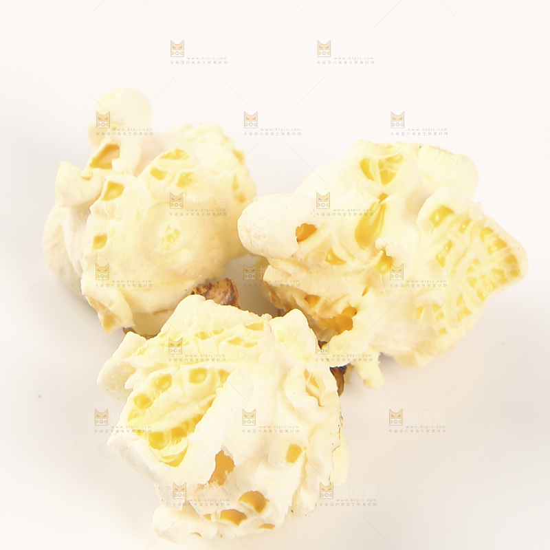 白底上的爆花玉米