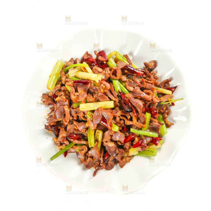 白底上放着一盘爆炒鸡胗