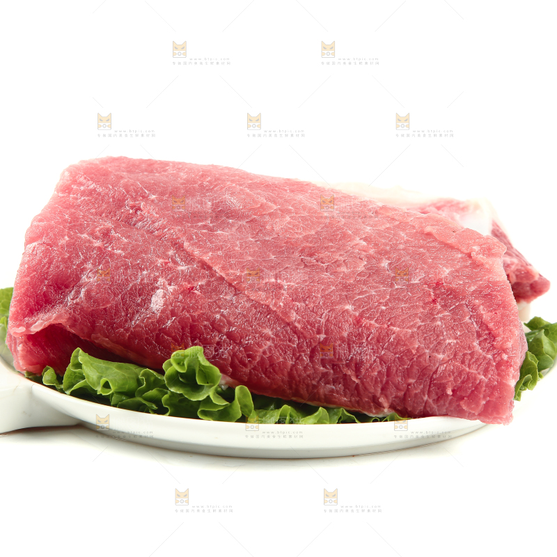 白底上摆放着一盘猪肉