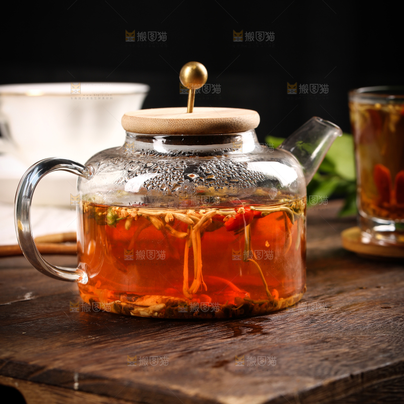 茶壶里泡着花茶