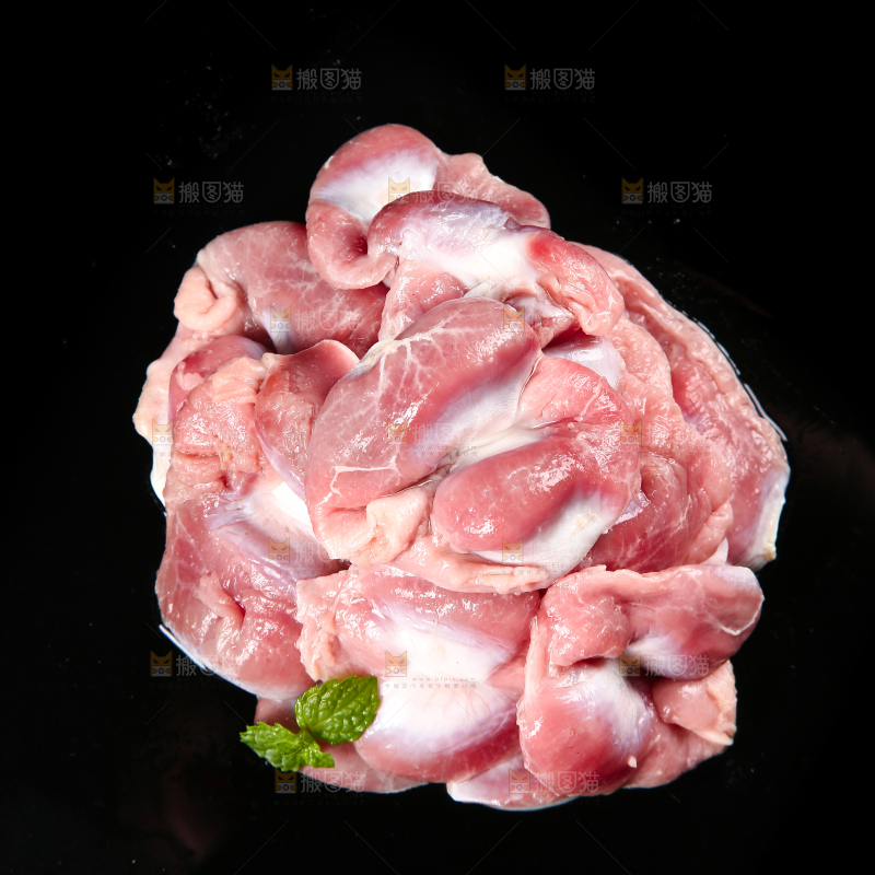 一堆新鲜鸡胗