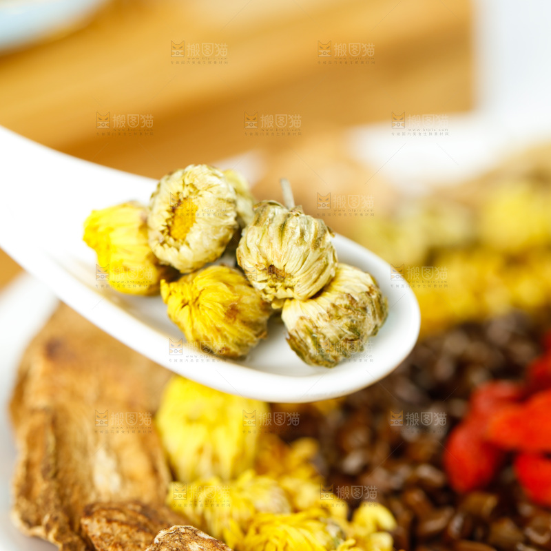 勺子里的胎菊茶
