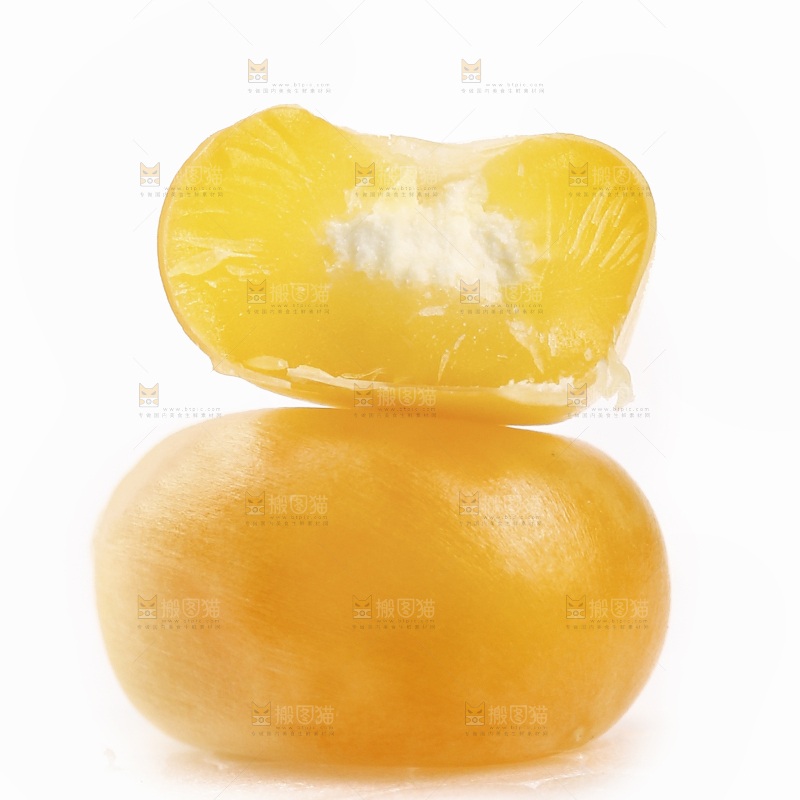 白底上的玉米粒