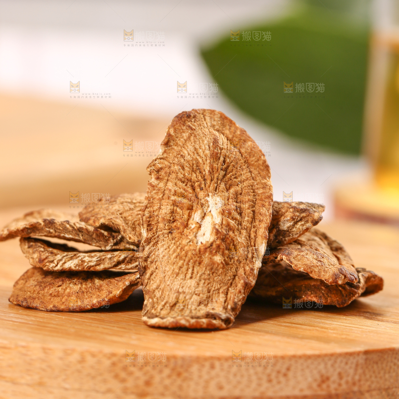木板上的牛蒡