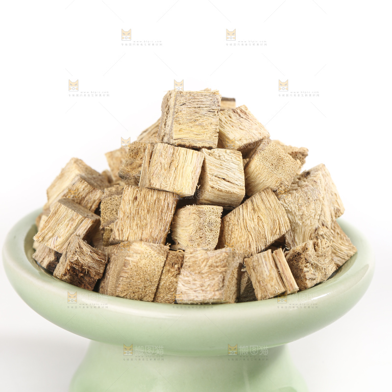 白底上放着葛根