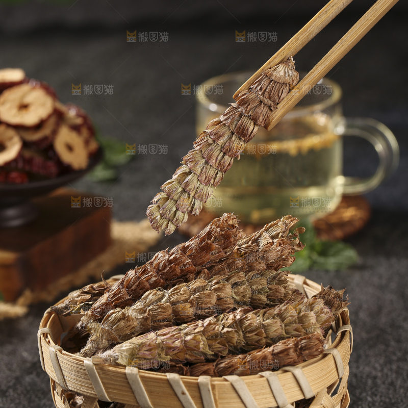 木底上的夏枯草