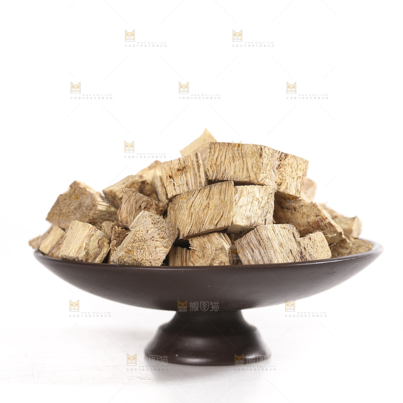 白底上放着葛根