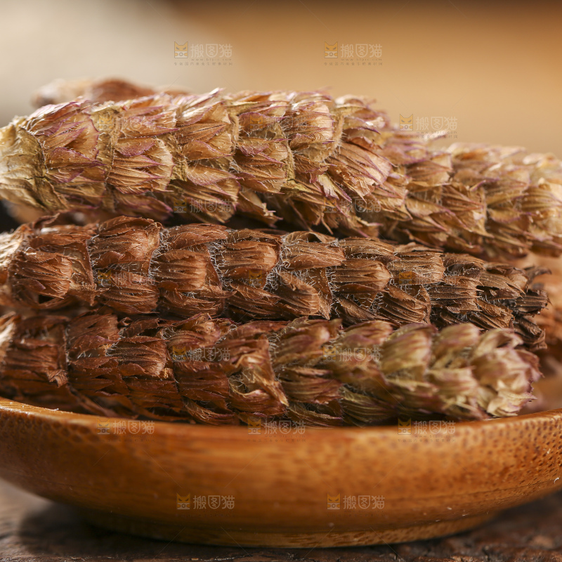 木底上的夏枯草