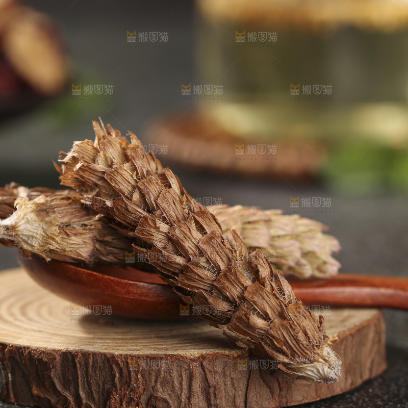 木底上的夏枯草