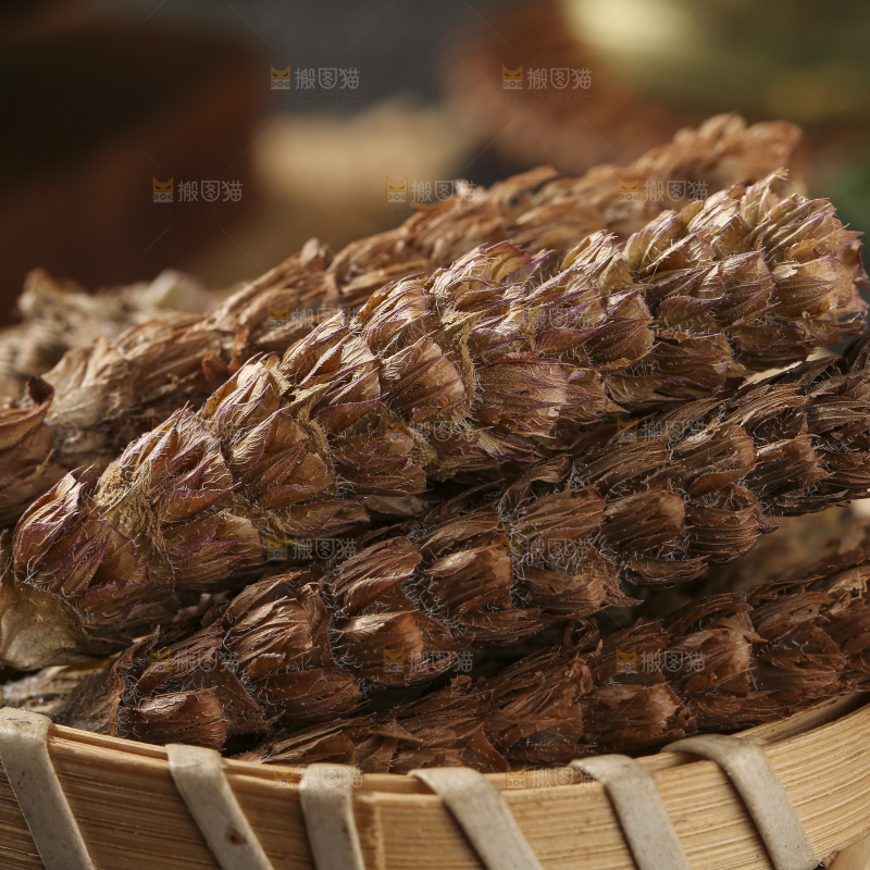 木底上的夏枯草