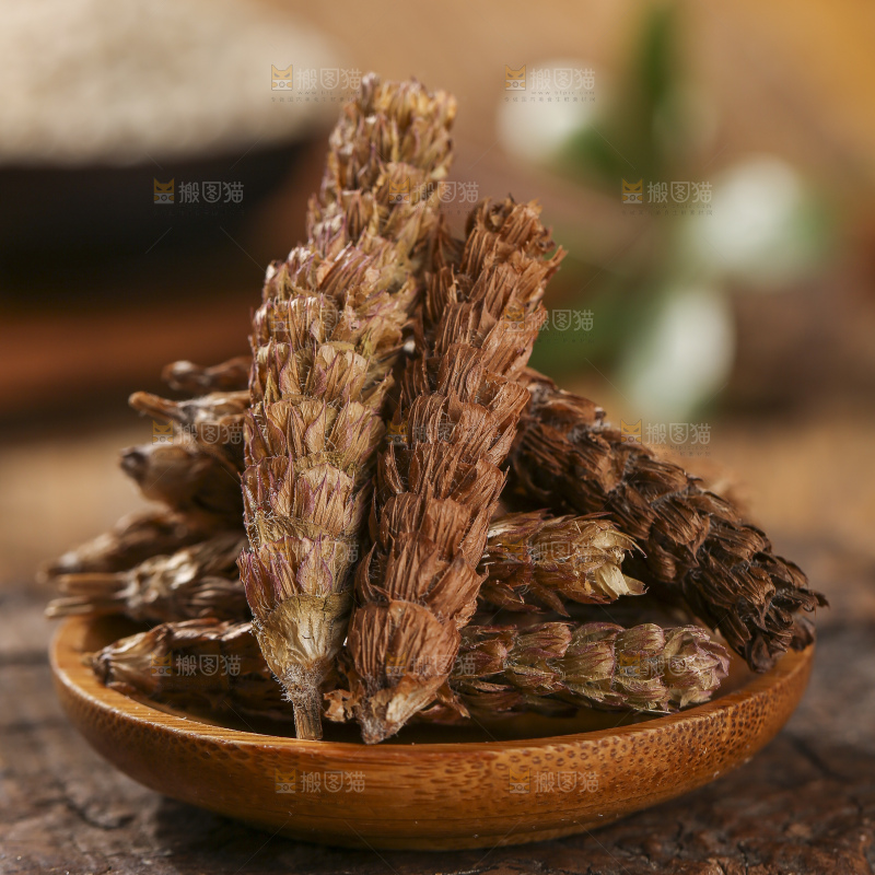 木底上的夏枯草