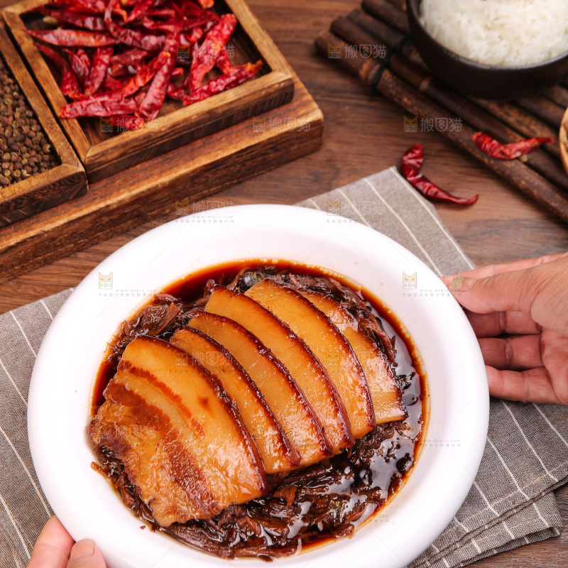 木底上的梅干菜扣肉