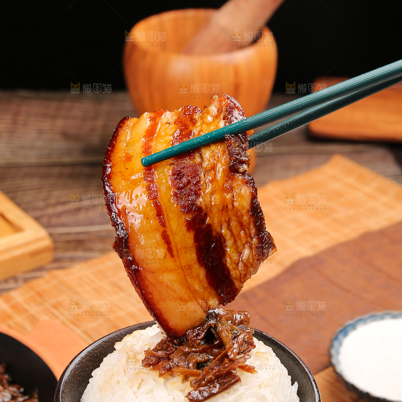 木底上的梅干菜扣肉