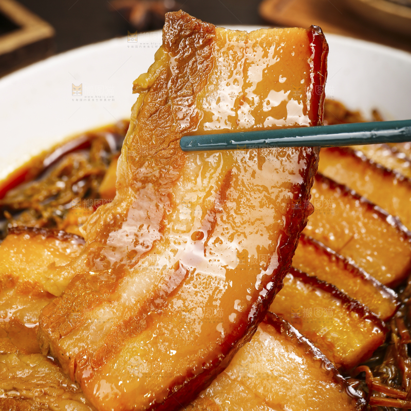 深底上的梅干菜扣肉