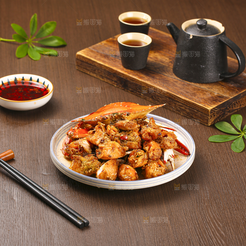 深底上的香辣梭子蟹