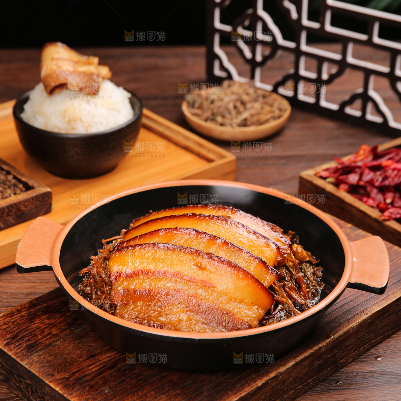 木底上的梅干菜扣肉