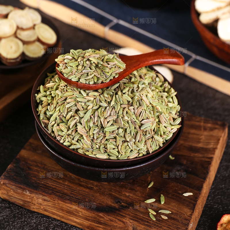 木底上的小茴香籽