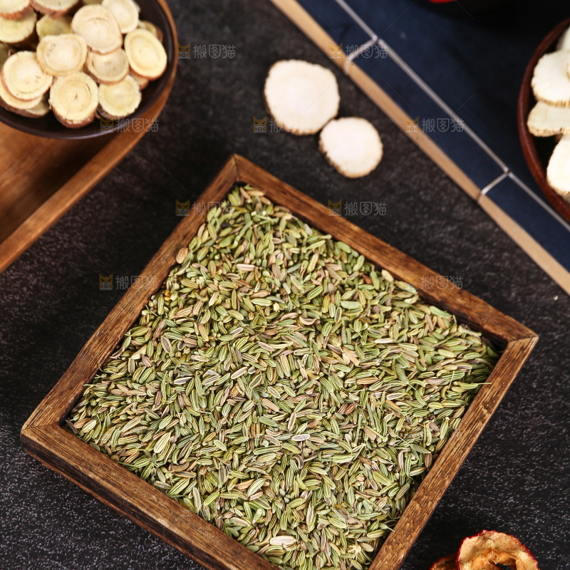 木底上的小茴香籽