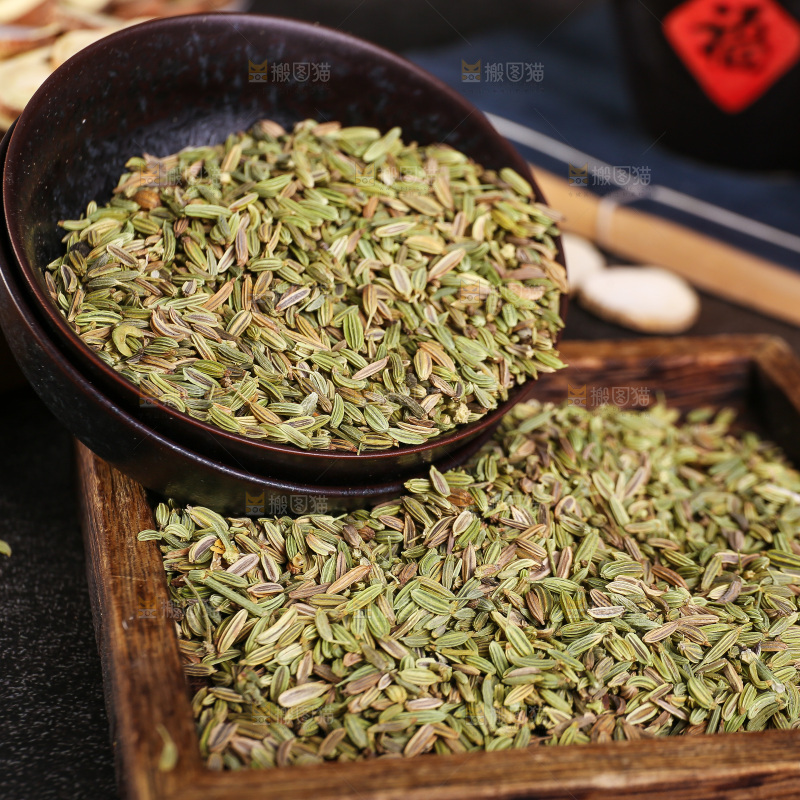 木底上的小茴香籽