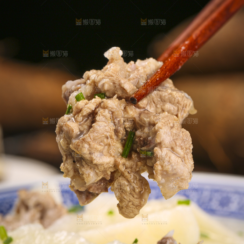 深底上的山药排骨汤