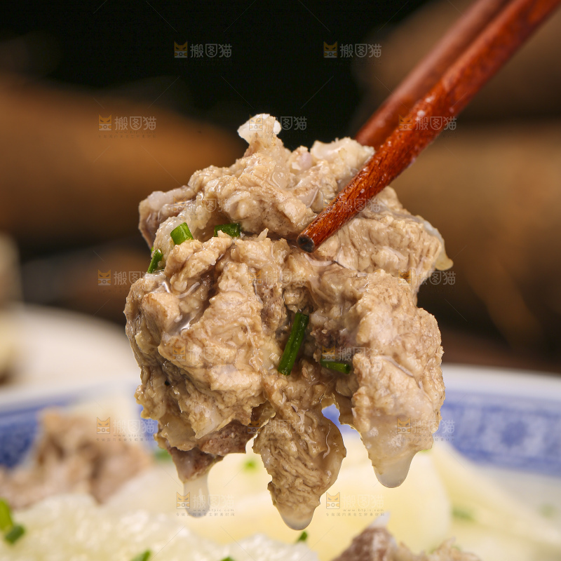 深底上的山药排骨汤