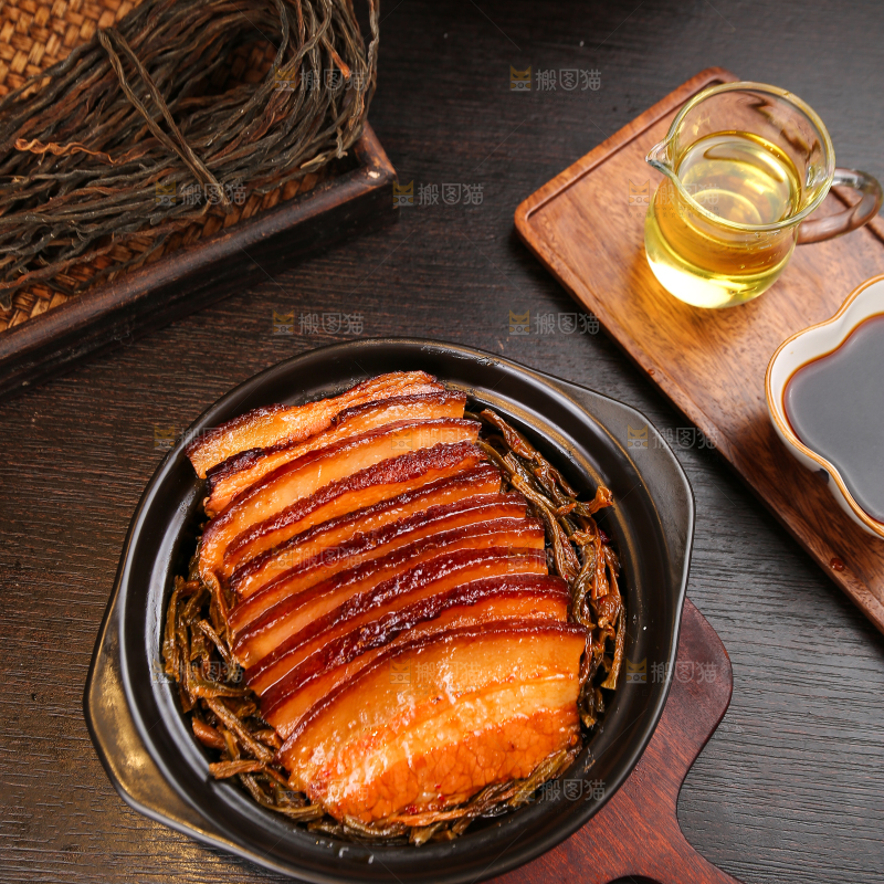 深底上的干豆角扣肉