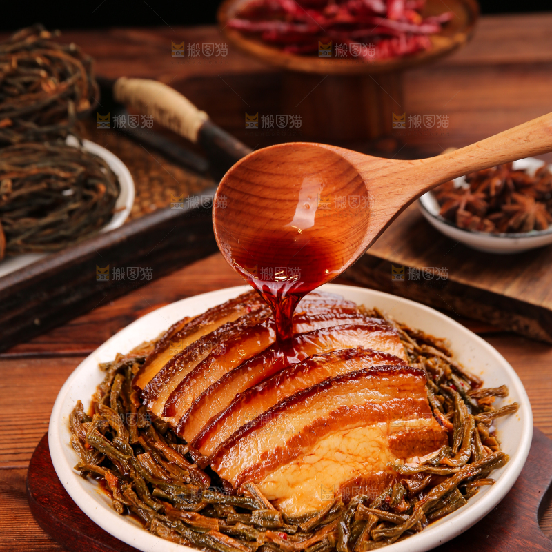 深底上的干豆角扣肉