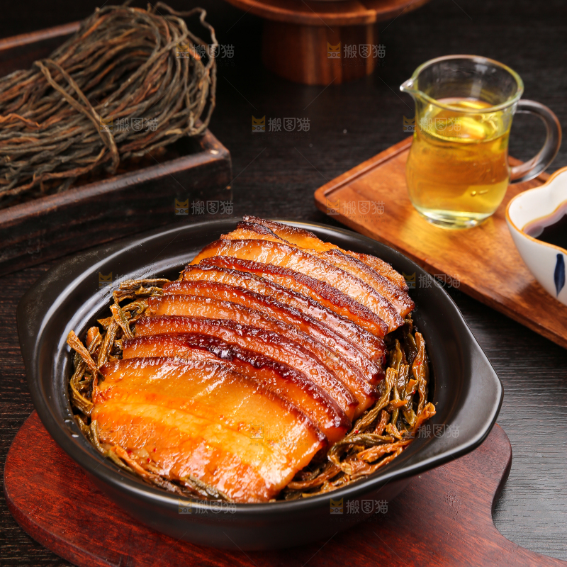 深底上的干豆角扣肉