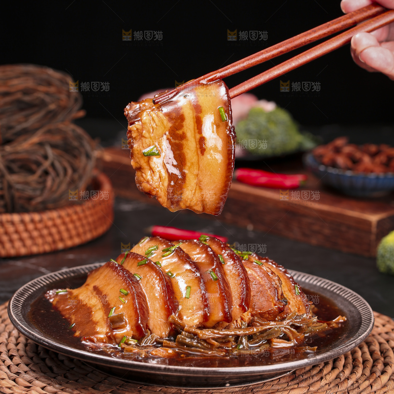 深底上的干豆角扣肉