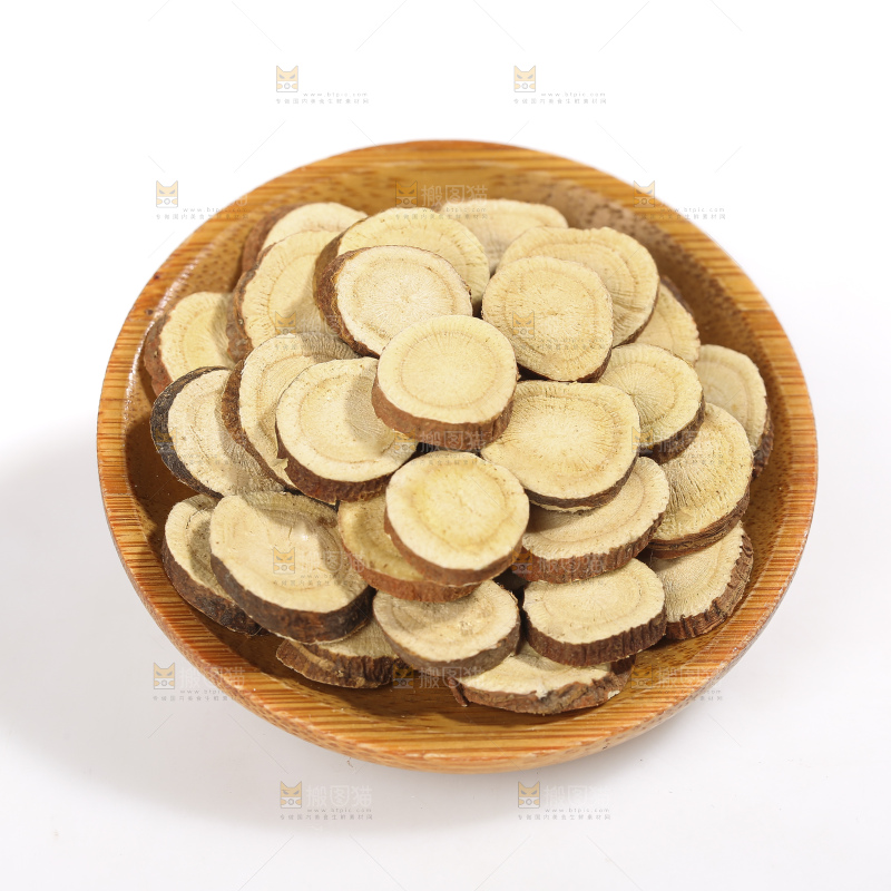 白底上放着甘草片