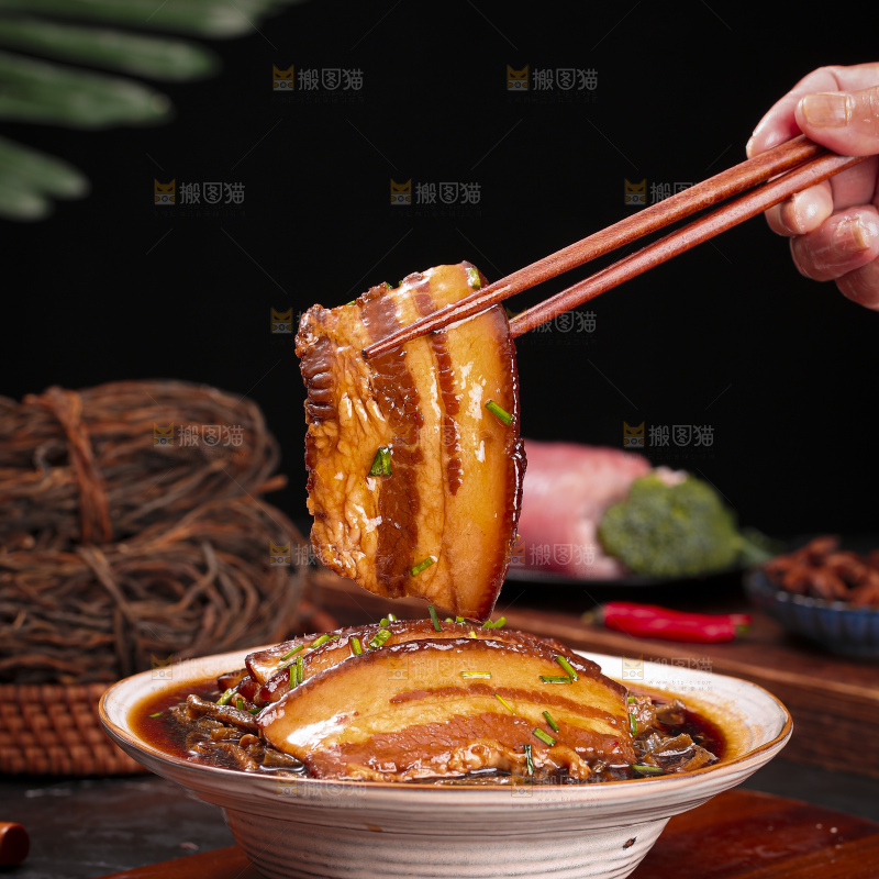 深底上的干豆角扣肉