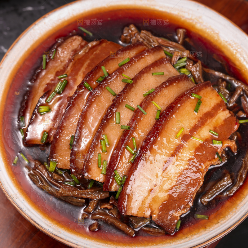 深底上的干豆角扣肉
