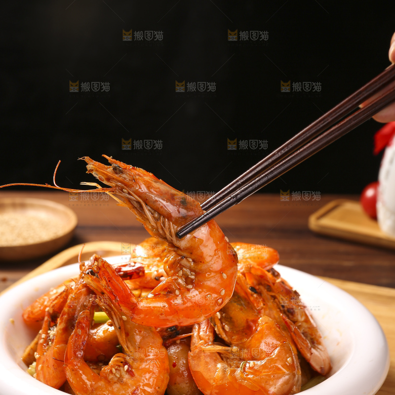 深底上的干锅大虾