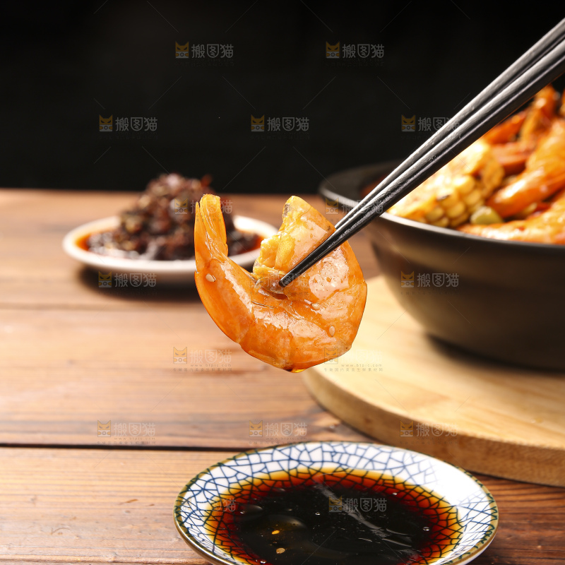深底上的干锅大虾