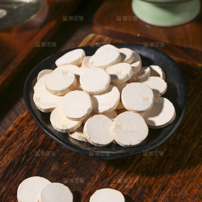 木底上的山药片
