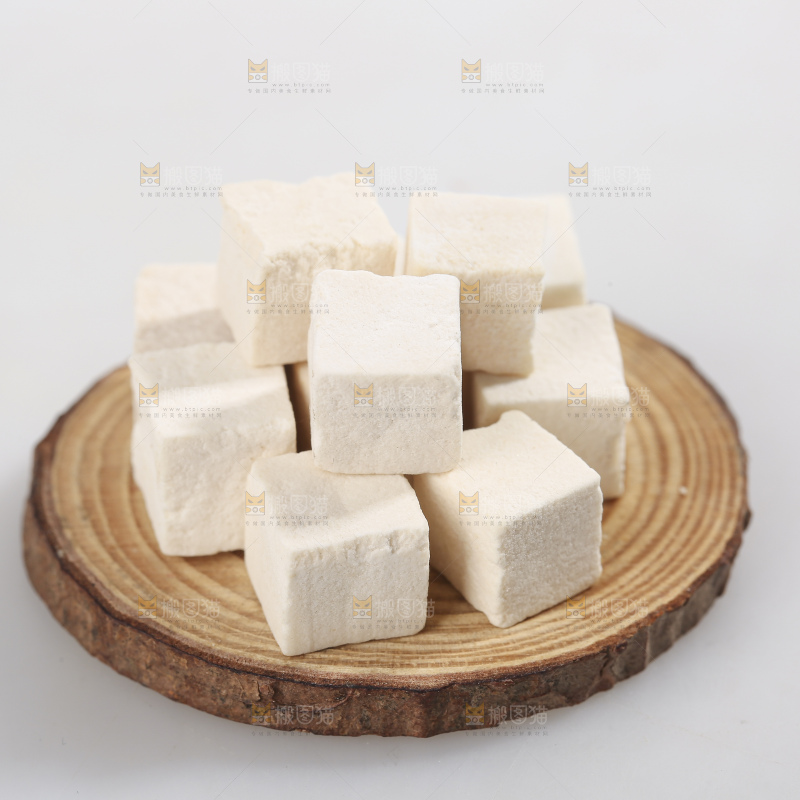 白底上的茯苓