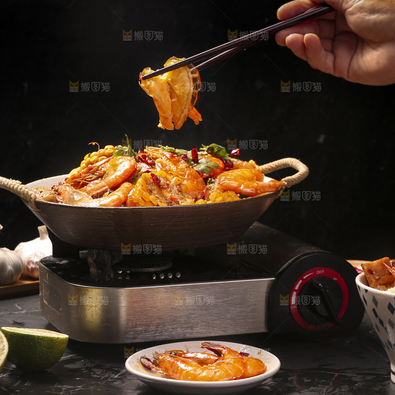 深底上的干锅大虾