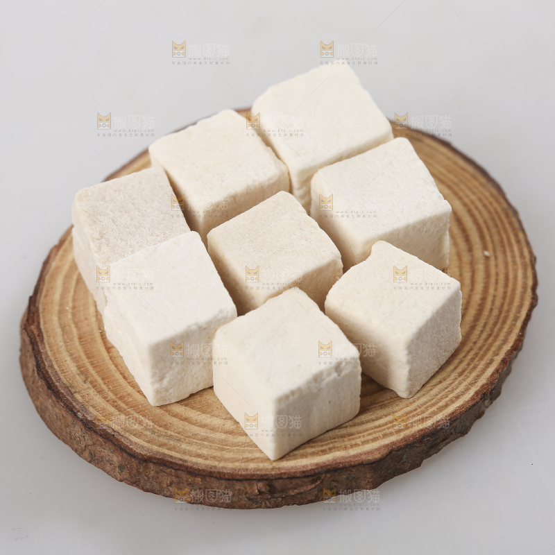 白底上的茯苓