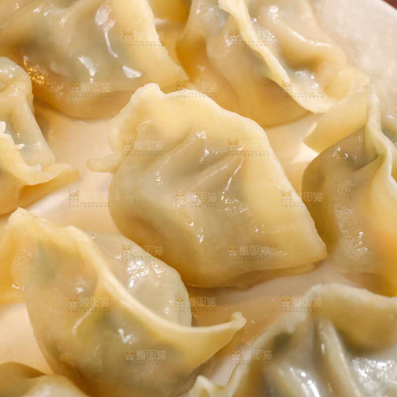 盘子里的手工水饺