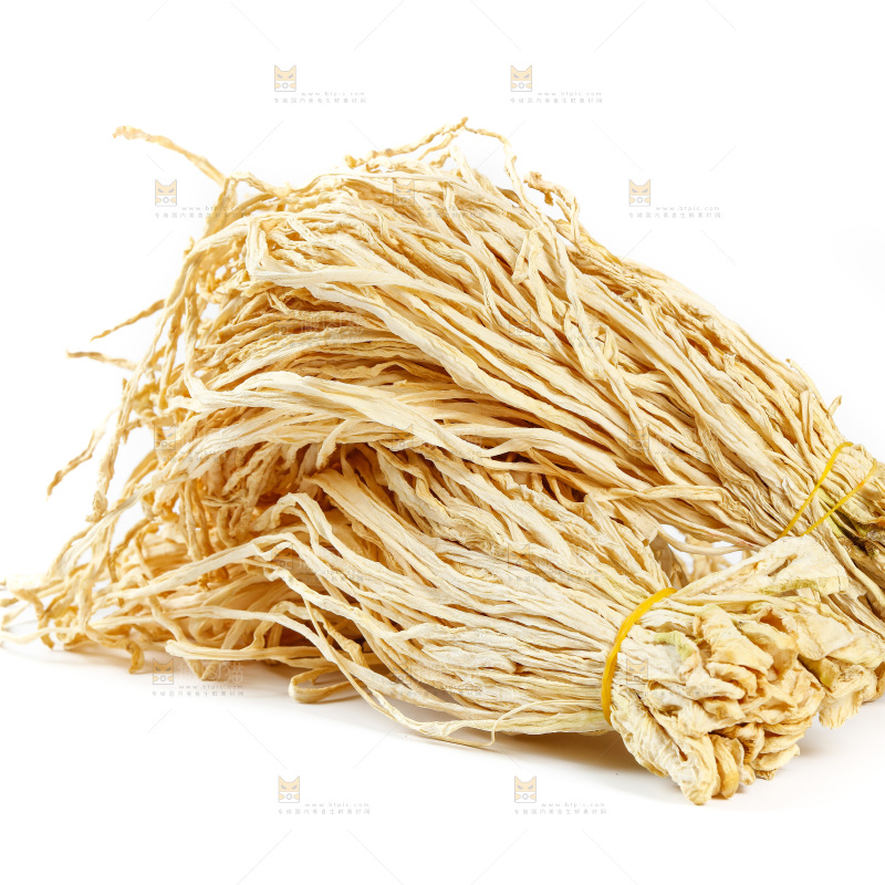 白底上的干萝卜条