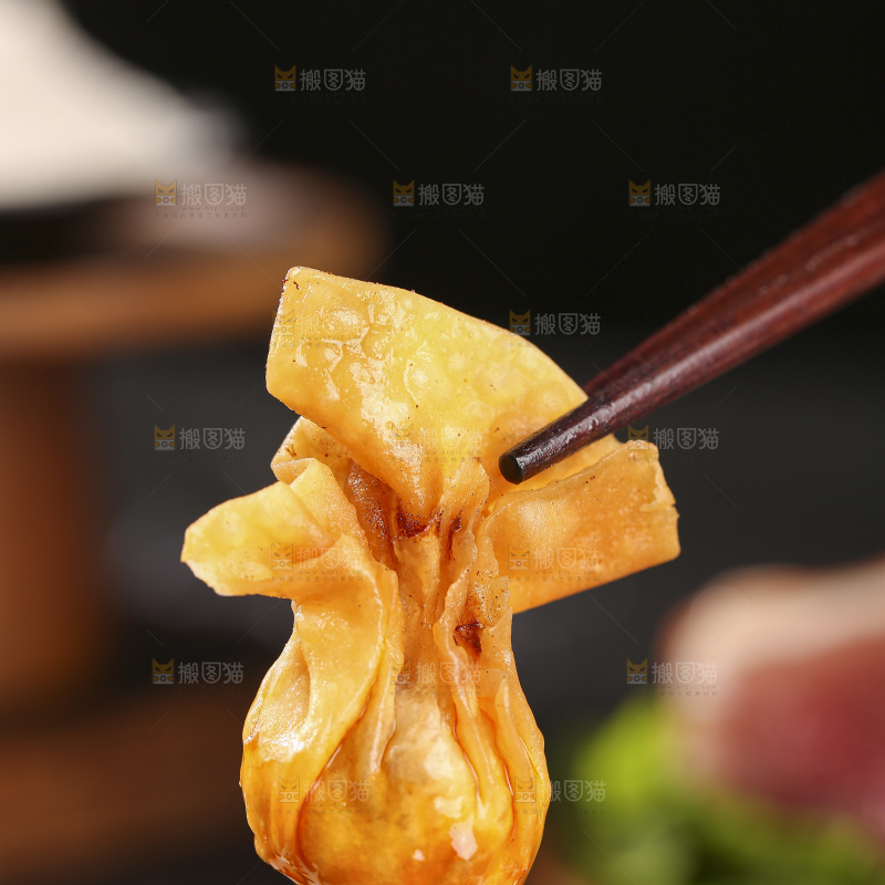 深底上的小金鱼馄饨