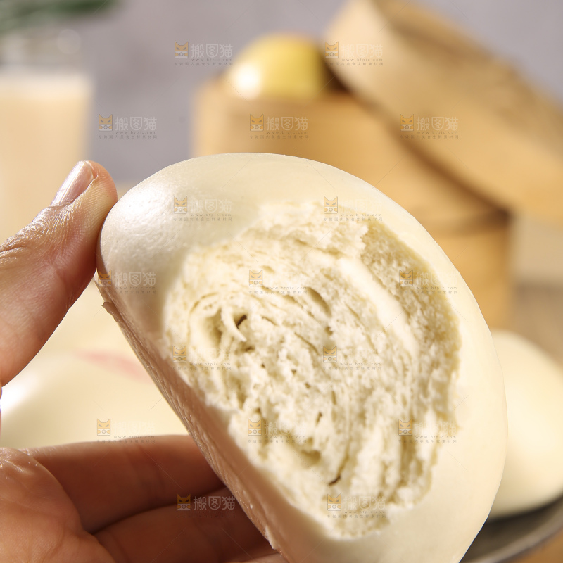 浅底上的白面馒头