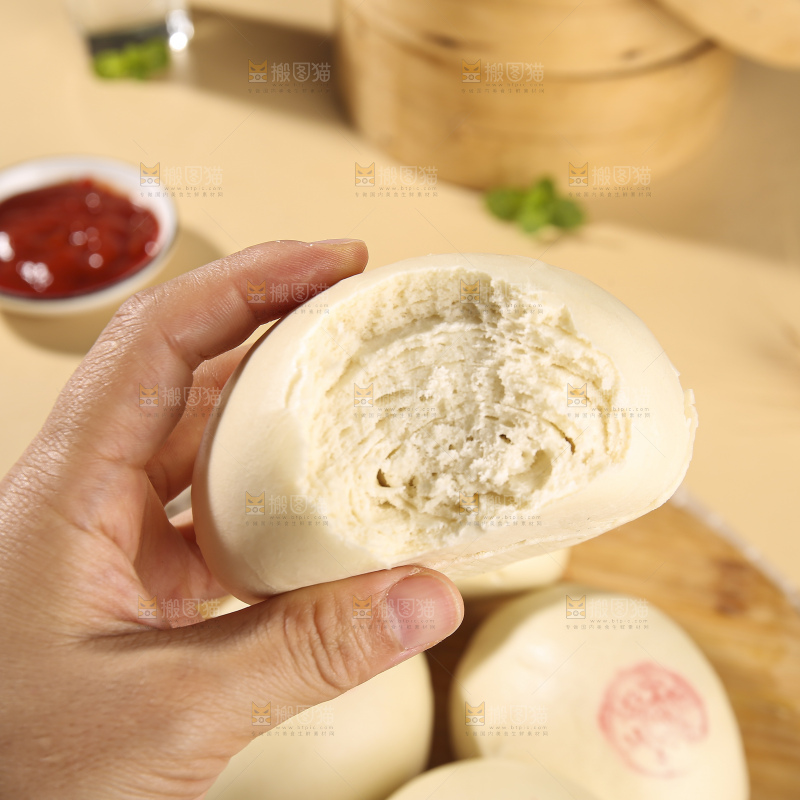 浅底上的白面馒头