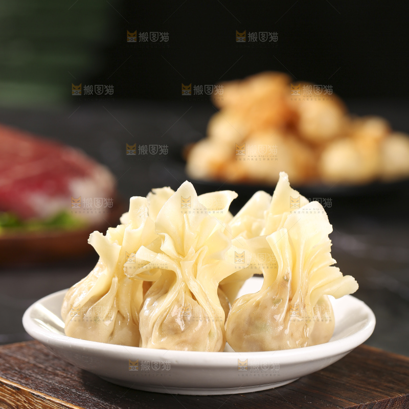 深底上的小金鱼馄饨