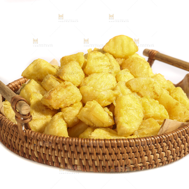 白底上的锅巴土豆