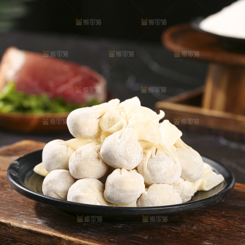 深底上的小金鱼馄饨