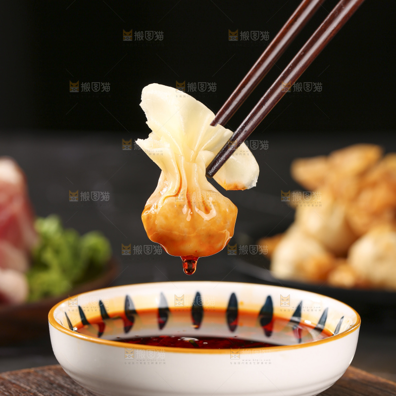 深底上的小金鱼馄饨