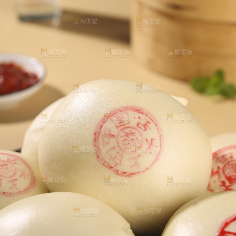 浅底上的白面馒头