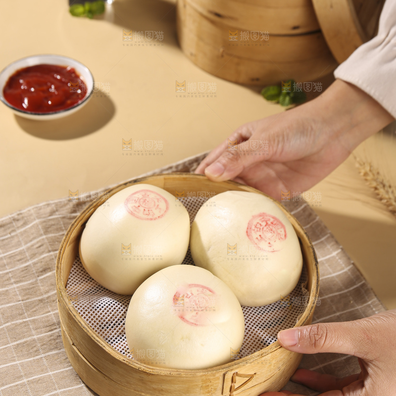 浅底上的白面馒头