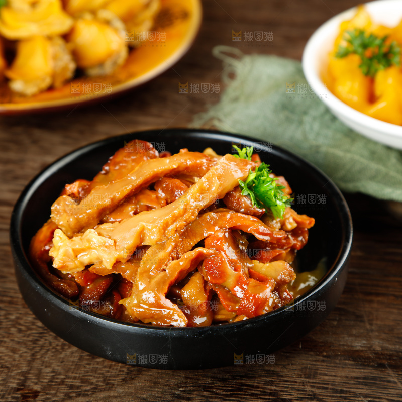 深底上的佛跳墙食材